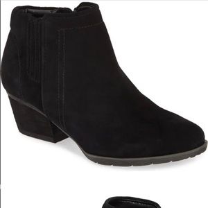 Vallie 2.0 Black Suede 9.5